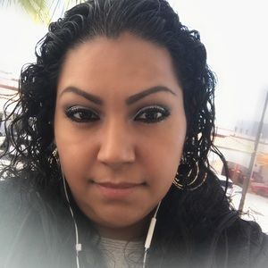 Meet your Posher, Anabel